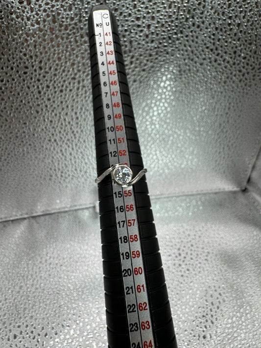 9ct White Gold Stone Set Ladies Ring