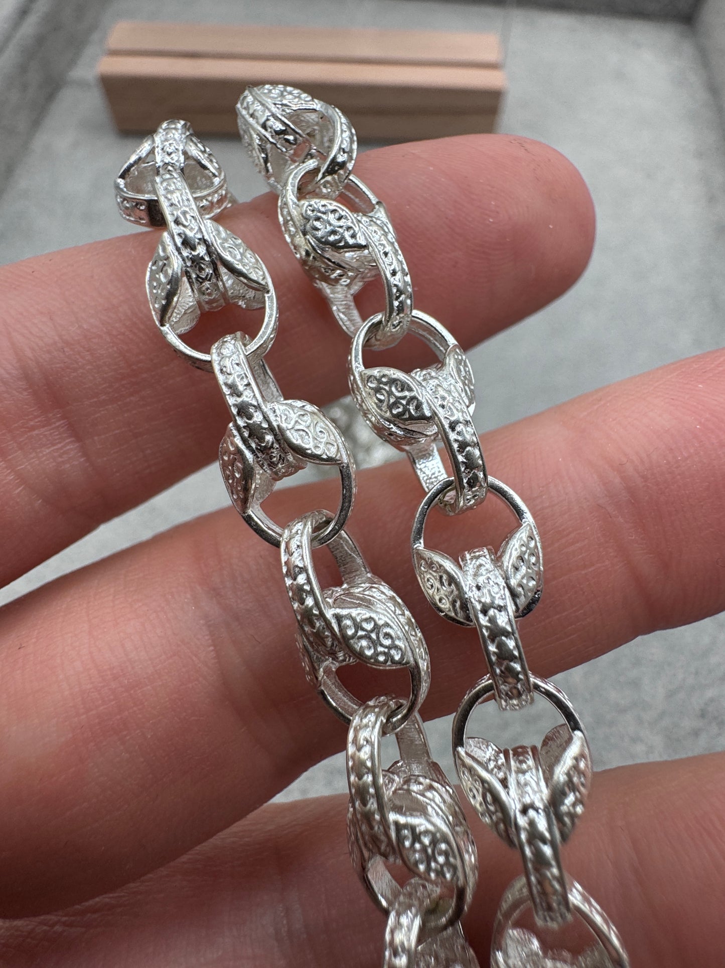 Sterling Silver Patterned Tulip Chain Necklace 7.5mm