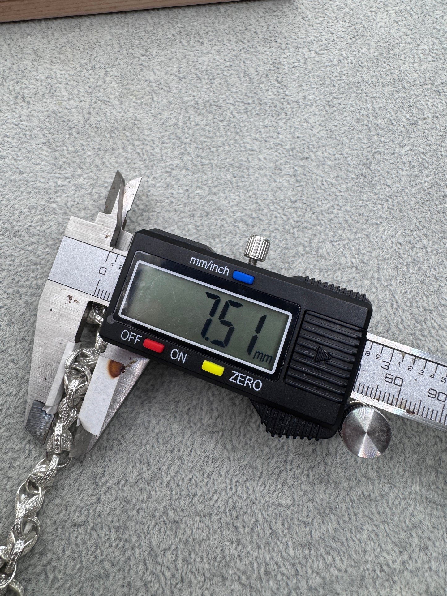 Sterling Silver Patterned Tulip Chain Necklace 7.5mm