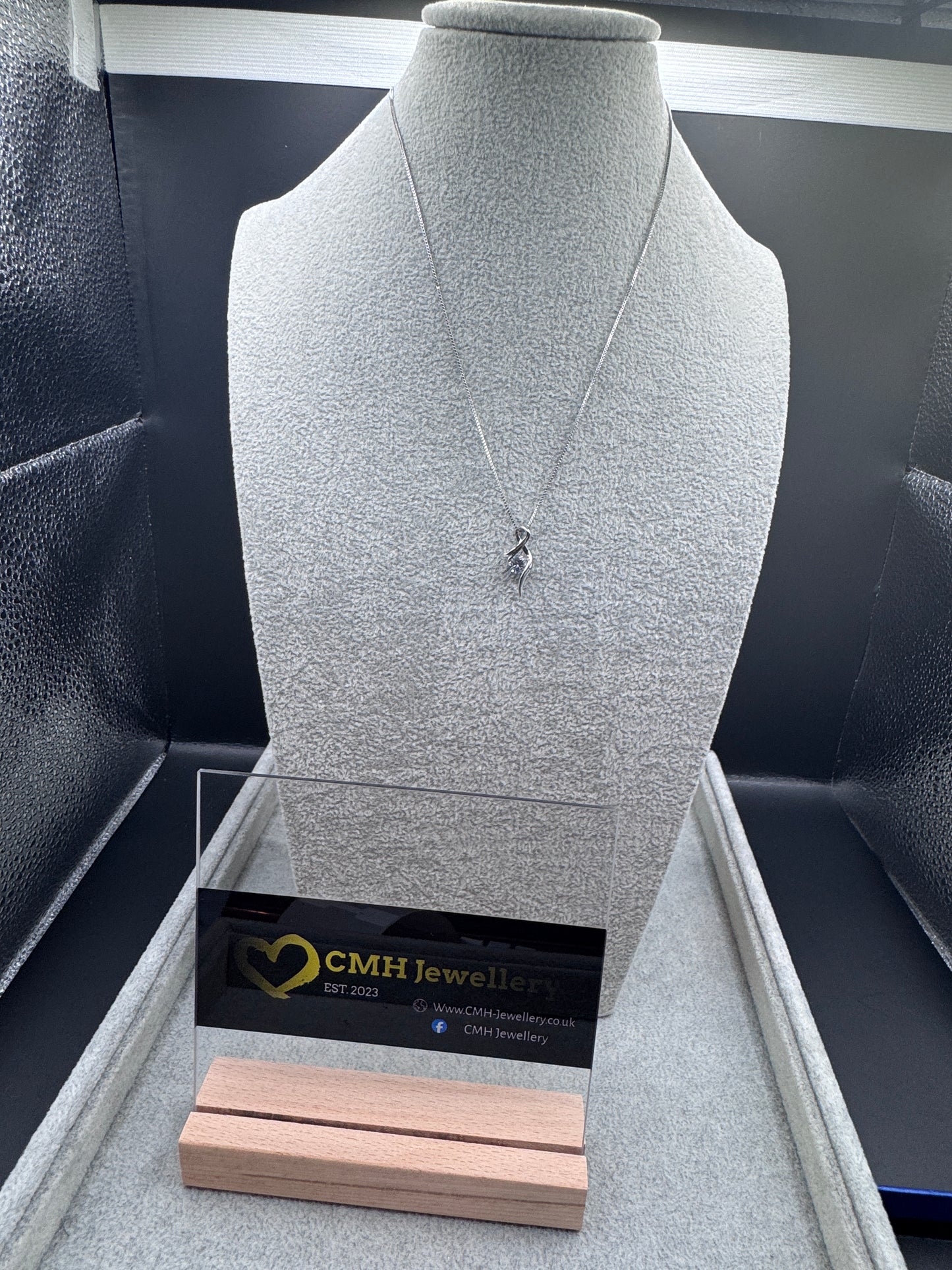 Sterling Silver Cz Pendant W/Micro Box Chain
